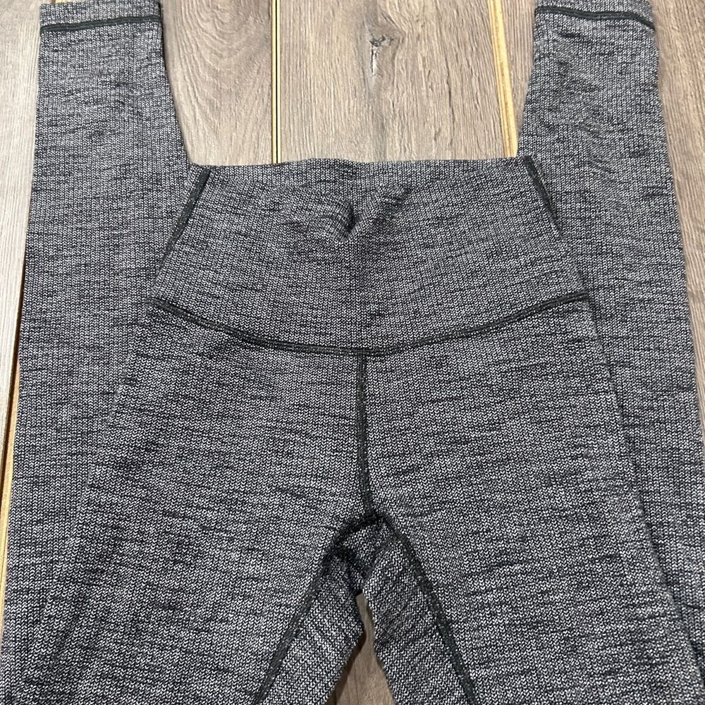 Lululemon Wunder Under High Rise 28” - Picture 3 of 3